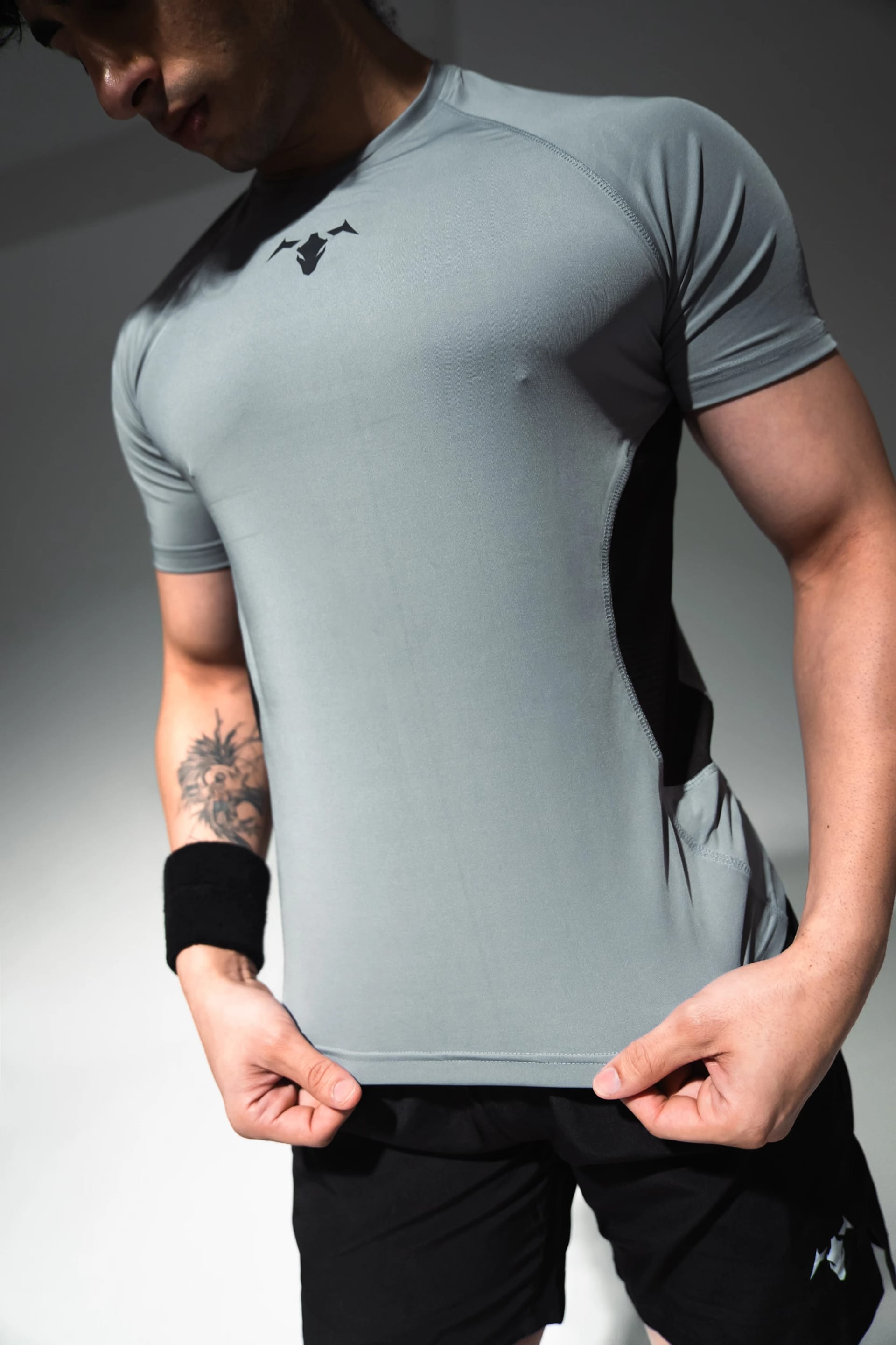 AERIS Performance Tee - Grey